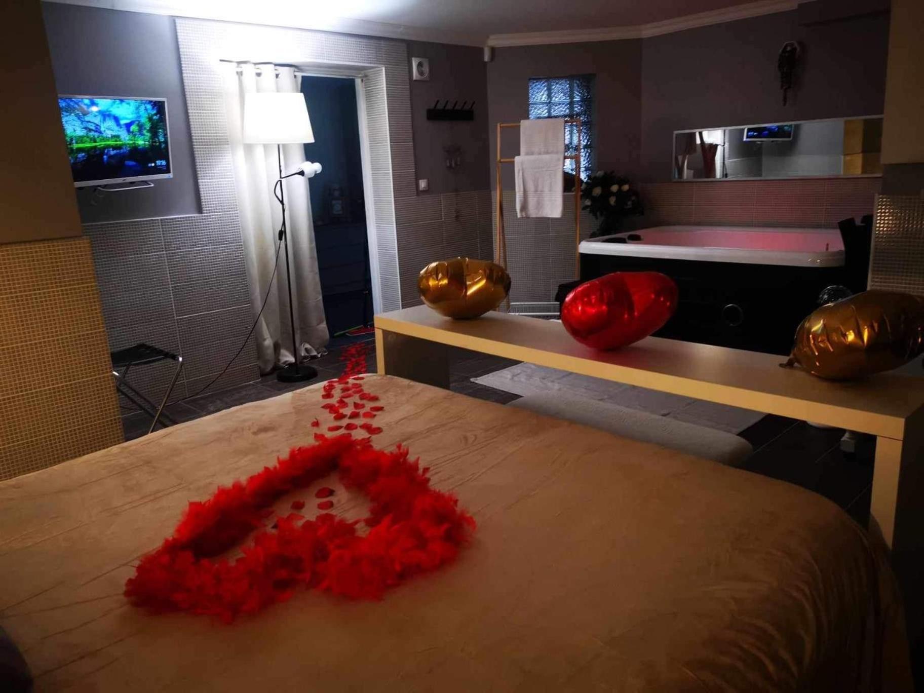 Suite Jacuzzi Au Calme Domont Exterior foto